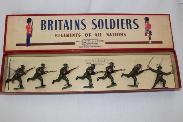 Britains set #1613 British Inf. Service Dress (1 of 1)