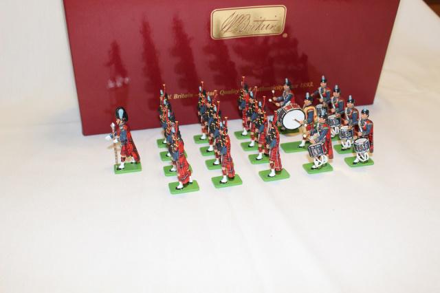 Britains set #43041 RAF (Leuchars) Pipes & Drums (1 of 1)