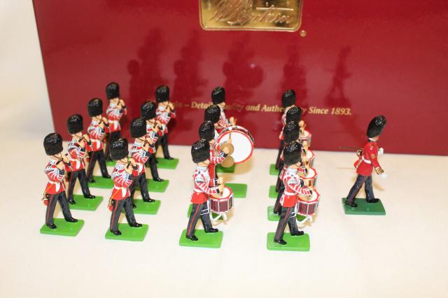 Britains #41175 Grenadier Gds. Drum & Fife Band (1 of 1)