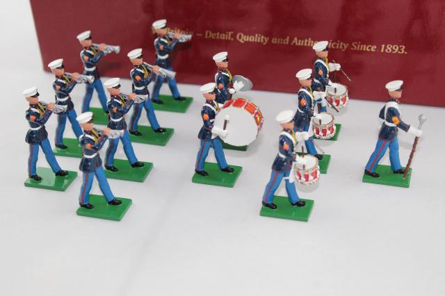 Britains set #17780 USMC 8th & I Drums & Bugles: 13-pc set, 54 mm, 1991, U.S. Marine Corps, 8th & I Drum and Bugle Corps, 1955. MIB.