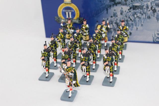 Britains Gordon Highlanders Pipe & Drum Band (1 of 1)