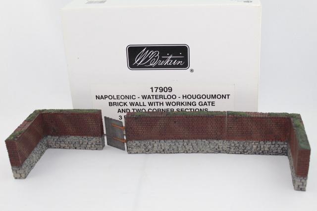 Britains Waterloo/Hougoumont Brick Wall/Gate (1 of 1)