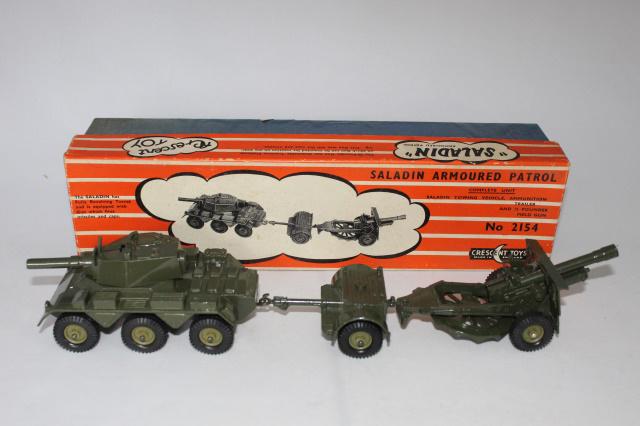 Crescent Toys set #2154 Saladin Armoured Patrol: VERY SCARCE 3-pc set, armored car/tank, ammunition trailer, 25-pounder gun. E/M in E box. Paint like new, circa 1960.