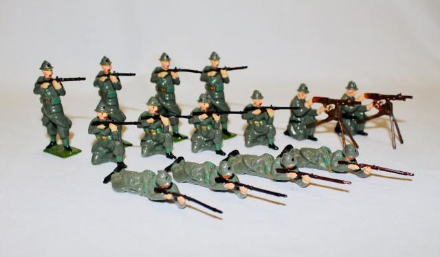 Britains Set #1383 Belgian Infantry, Firing (1 of 1)