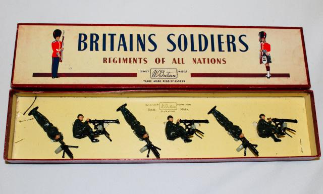 Britains Set #1318 British Machine Gunners (1 of 1)