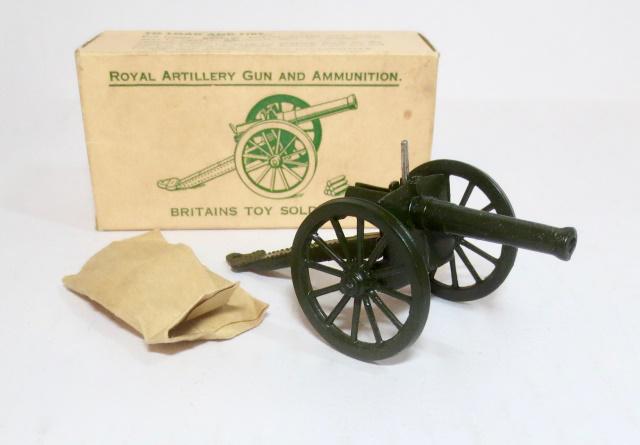Britains #1263 Royal Artillery Gun & Ammunition: Post war issue. Near mint condition with original illustrated box. Box excellent.