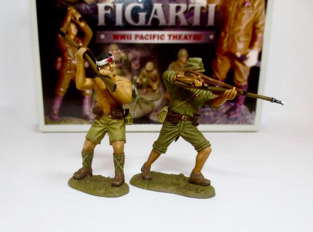 Figarti #J4004 Japanese Army Soldiers: WW2 Pacific Theatre. 2 pieces (missing two). Very good to fair condition (one with loose rifle and missing bayonet). Box very good.
