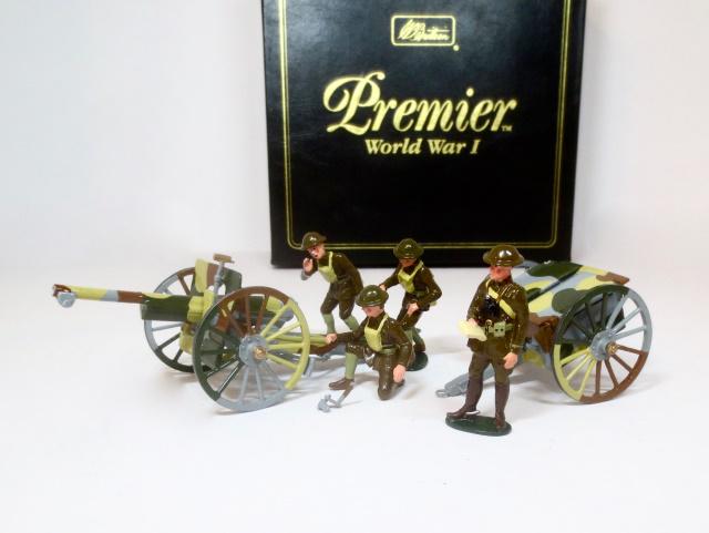 Britains #41025 French 75mm Gun & Caisson: US Marine Detachment. 6 pieces. Near mint to excellent condition (one loose piece). Box excellent.