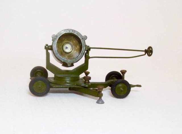 Britains #1718 Search Light on Mobile Chassis (1 of 1)