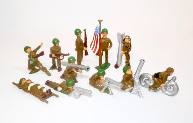 Manoil Reproduction Figures: 11 pieces. Excellent condition. No box.