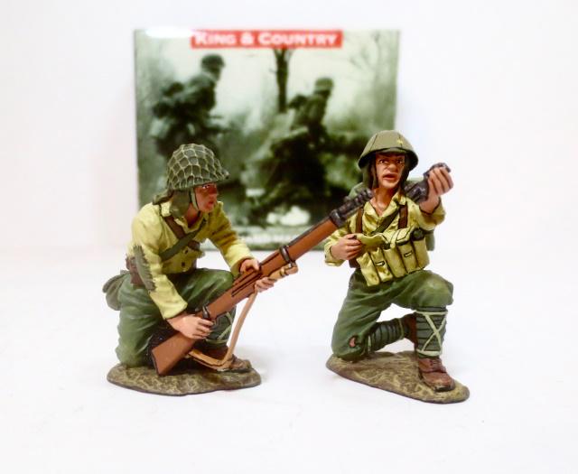 King & Country #IWJ026 “Rifle Grenade Team”: Two-man set of Japanese infantryman using their rifle grenades as a kind of mini mortar. Retired set. Mint condition. Box excellent.