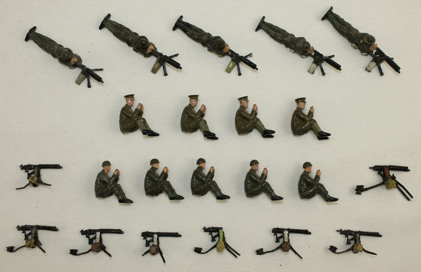 Britains From #1318 Machine Gunners with Guns (1 of 1)
