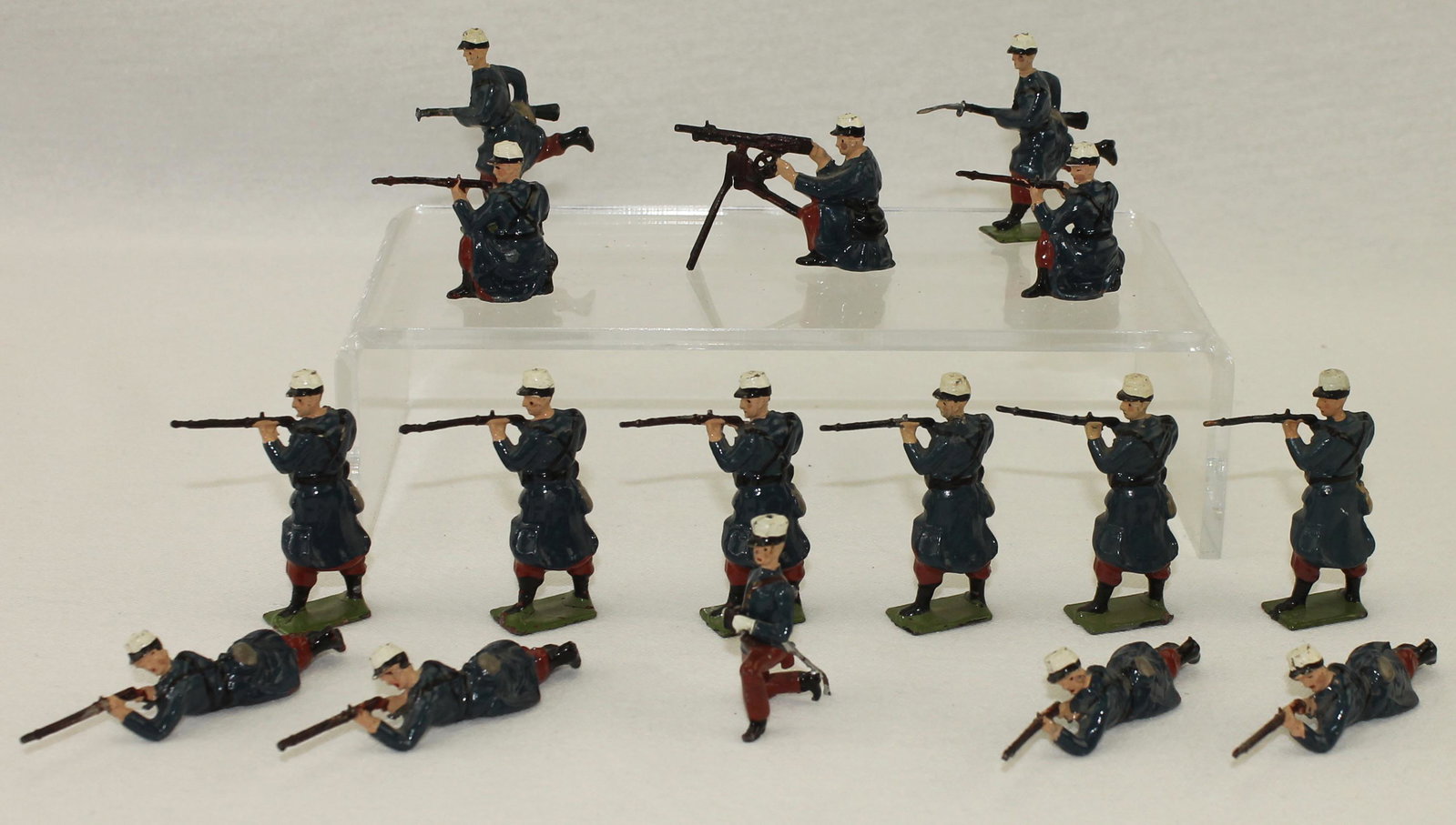 Britains From #2095 French Foreign Legion: 16 Pieces. Condition Good to Very Good. One Bayonet Missing. No Box.