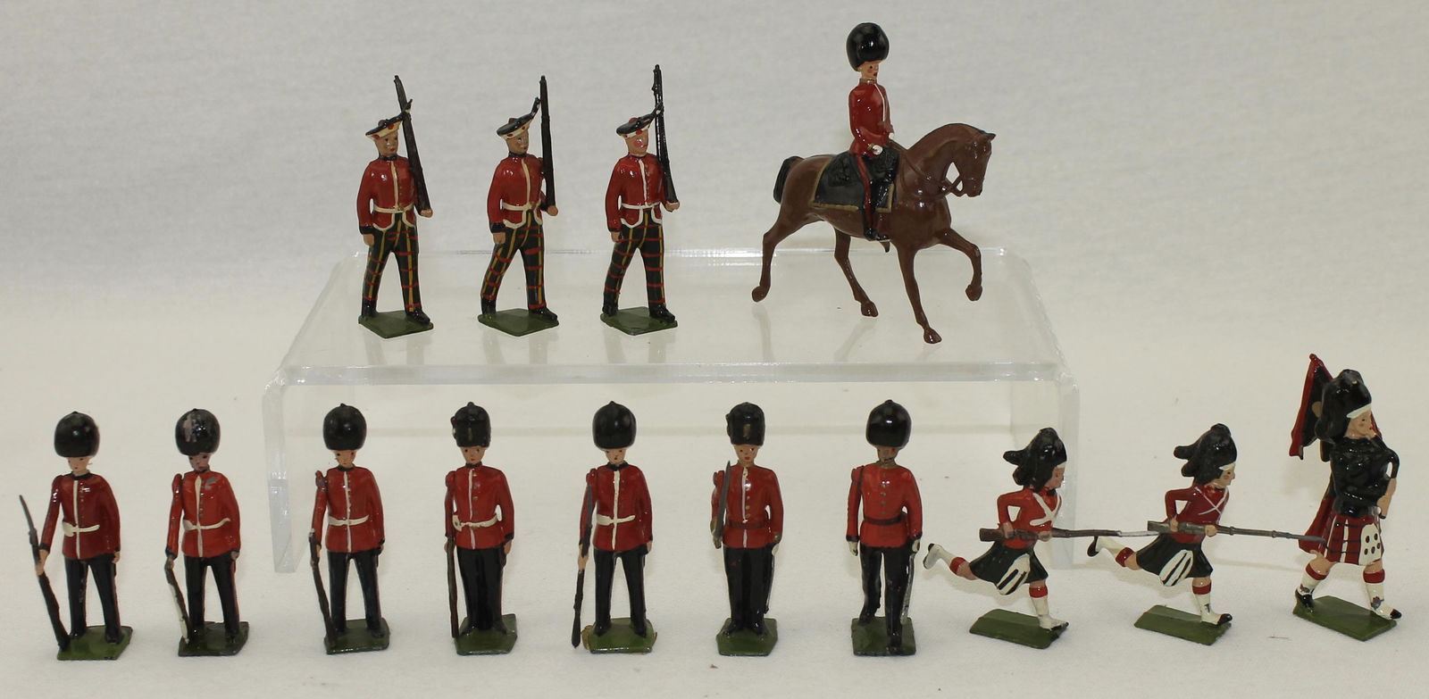 Britains Lot Highlanders and Guards (1 of 1)