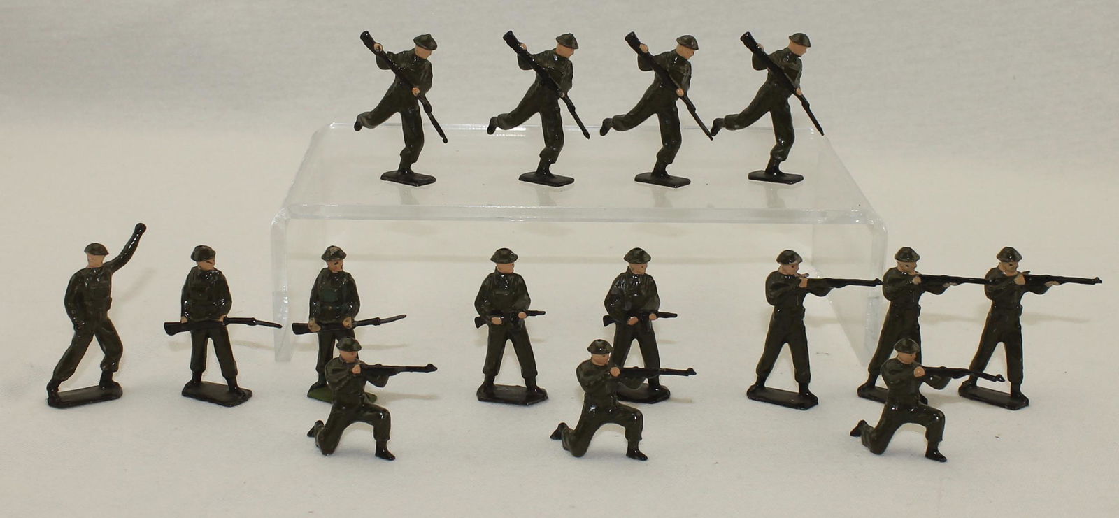 Britains Lot British Infantry in Battledress (1 of 1)