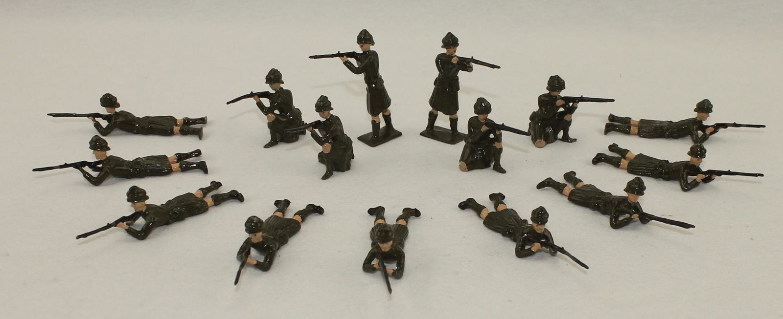 Britains Lot Khaki Highlanders (1 of 1)