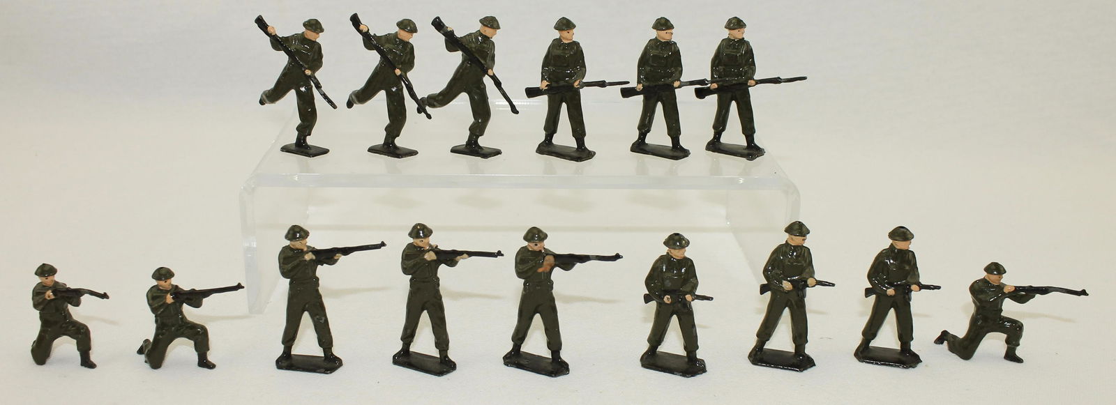 Britains Lot British Infantry in Battledress (1 of 1)