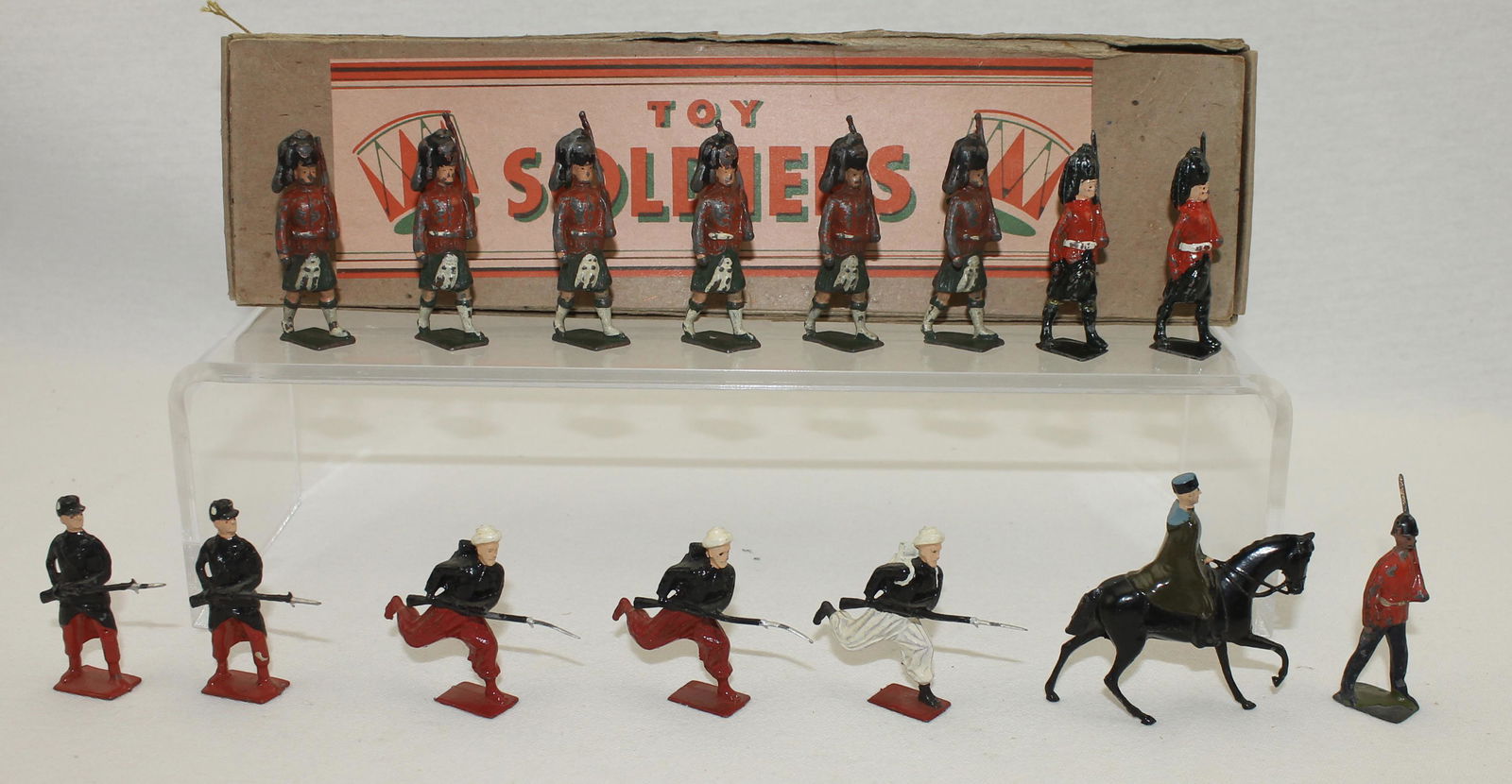 Britains Lot Highlanders and Zouaves (1 of 1)