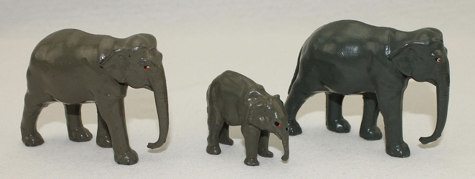Britains Lot Elephants: Zoo Series. Lot includes 2 of #952 Adult Elephants and #944 Baby Elephant. 3 Pieces. Condition Excellent. No Box.