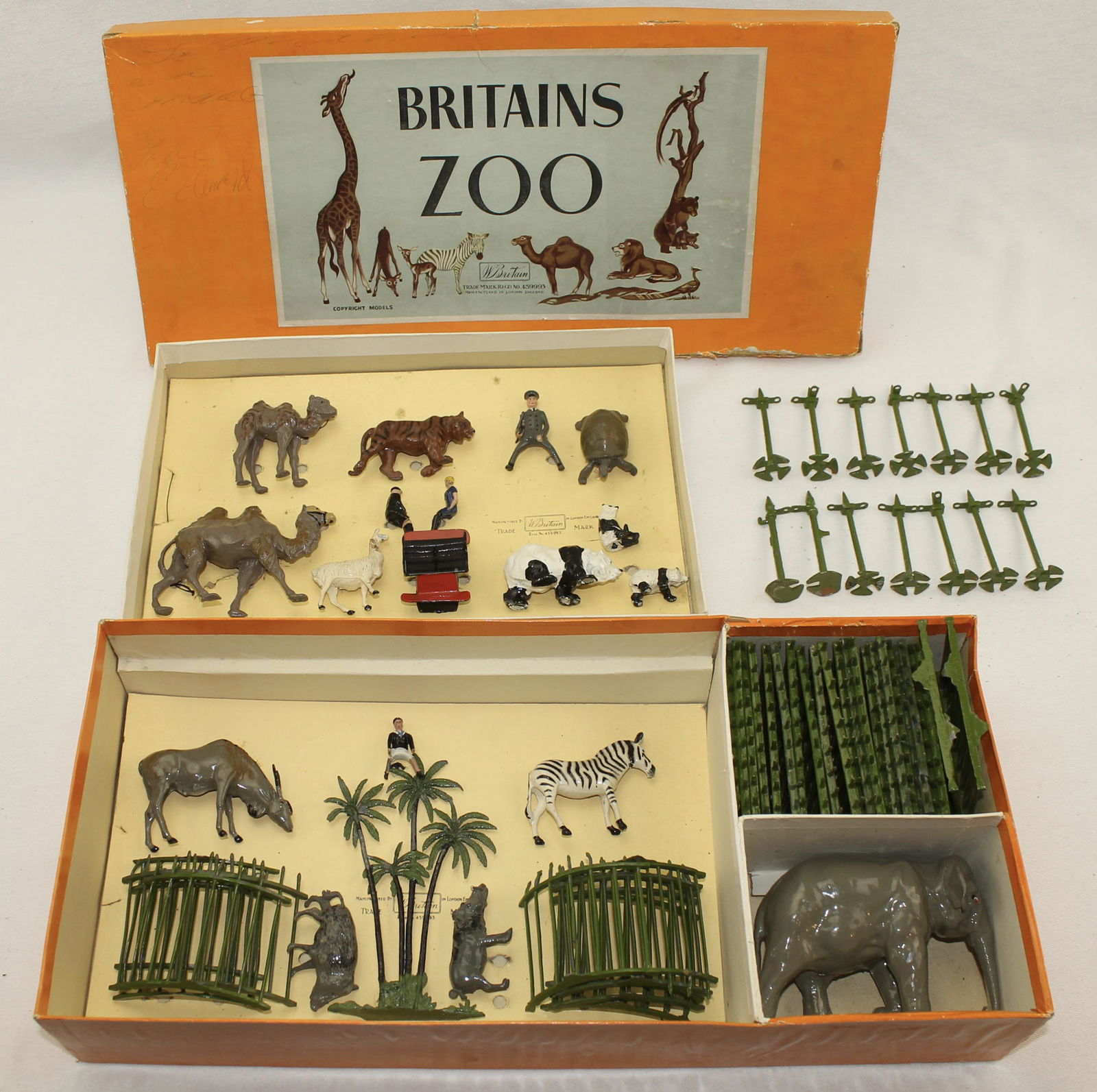 Britains Set #24-Z  Zoo Set (1 of 4)
