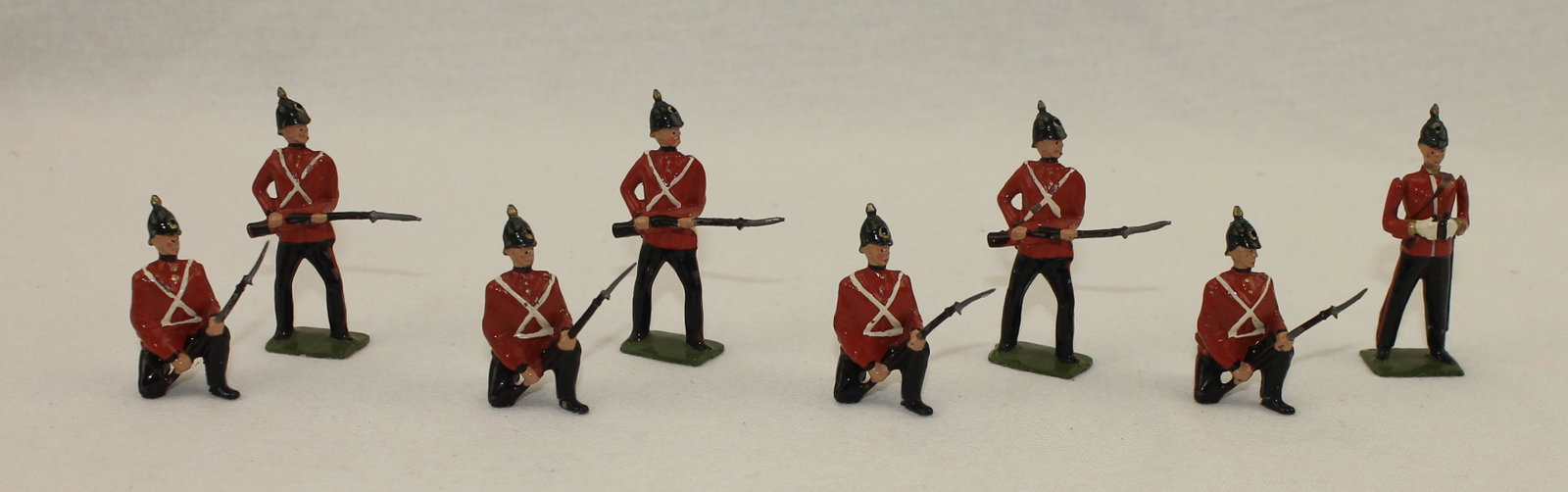 Britains #17 Somerset Light Infantry: Post War. 8 Pieces. Condition Excellent. No Box.