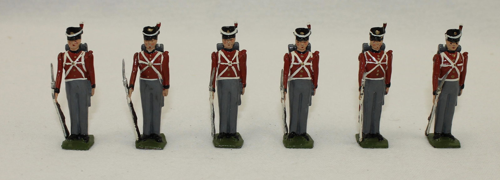 Britains #9160 Fort Henry Guards 89th Foot: Post War. 6 Pieces. Condition Excellent. No Box.