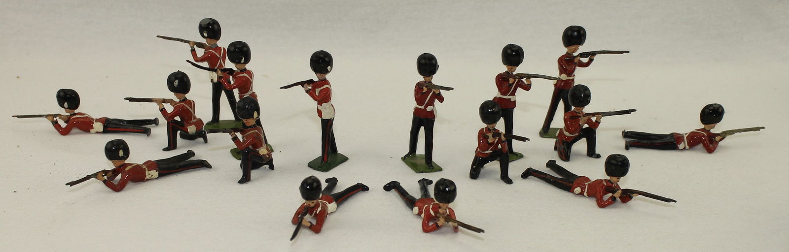 Britains #1327 Grenadier Guards (1 of 2)