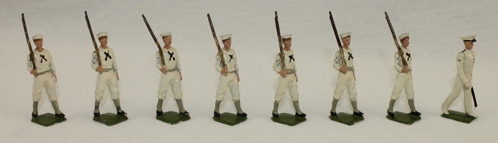Britains #1253 US Sailors in White Jackets (1 of 1)