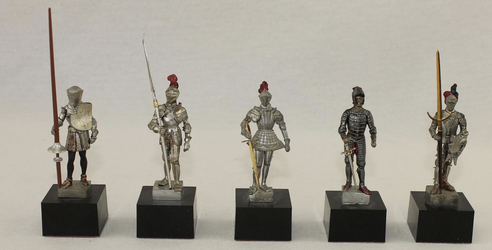 Madrid Real Armeria Lot Plastic Knights (1 of 2)