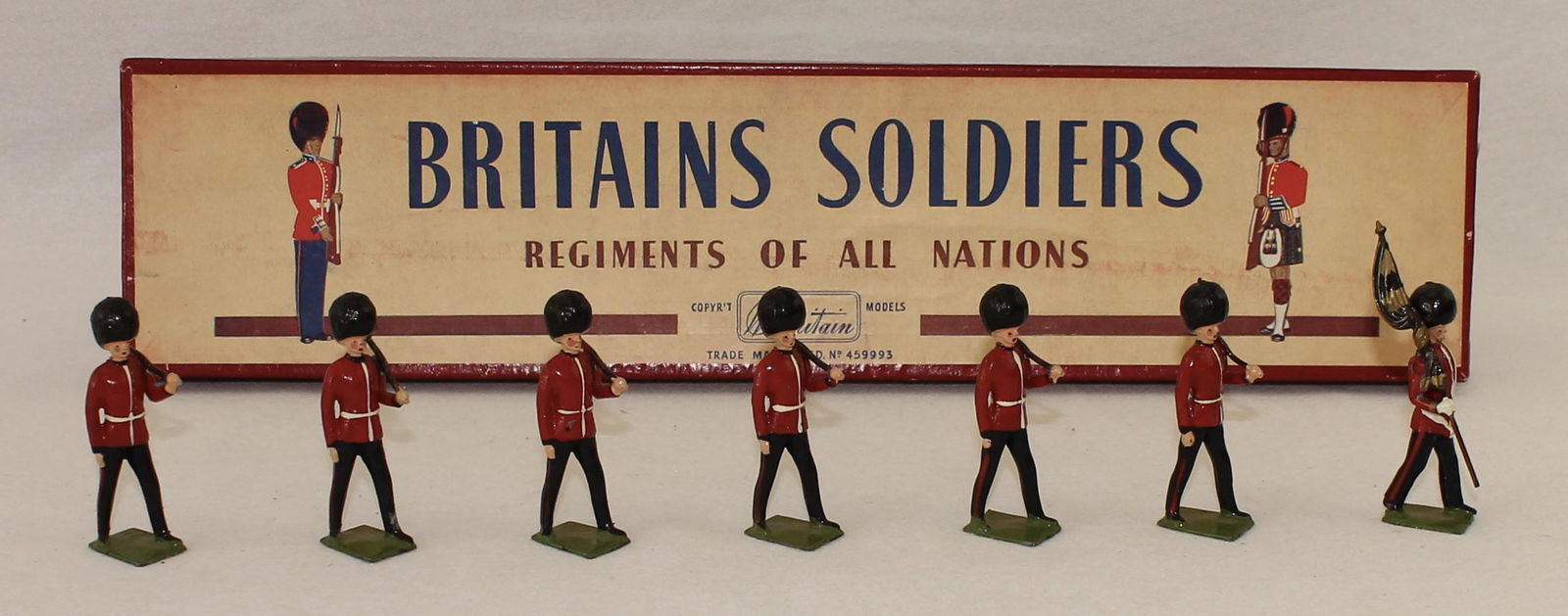 Britains #82 Scots Guards Colours Pioneers (1 of 2)