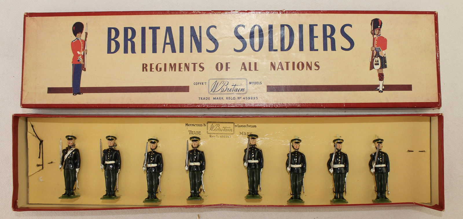 Britains #2087 5th Dragoon Guards Dismounted (1 of 2)