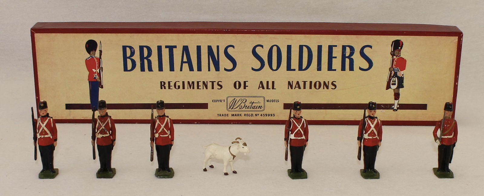 Britains #2148 Fort Henry Guards with Mascot (1 of 2)