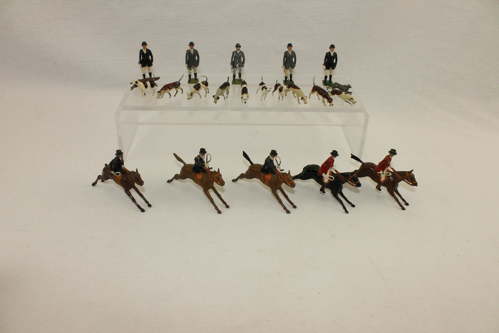 Britains Lot of Hunt Figures (1 of 3)