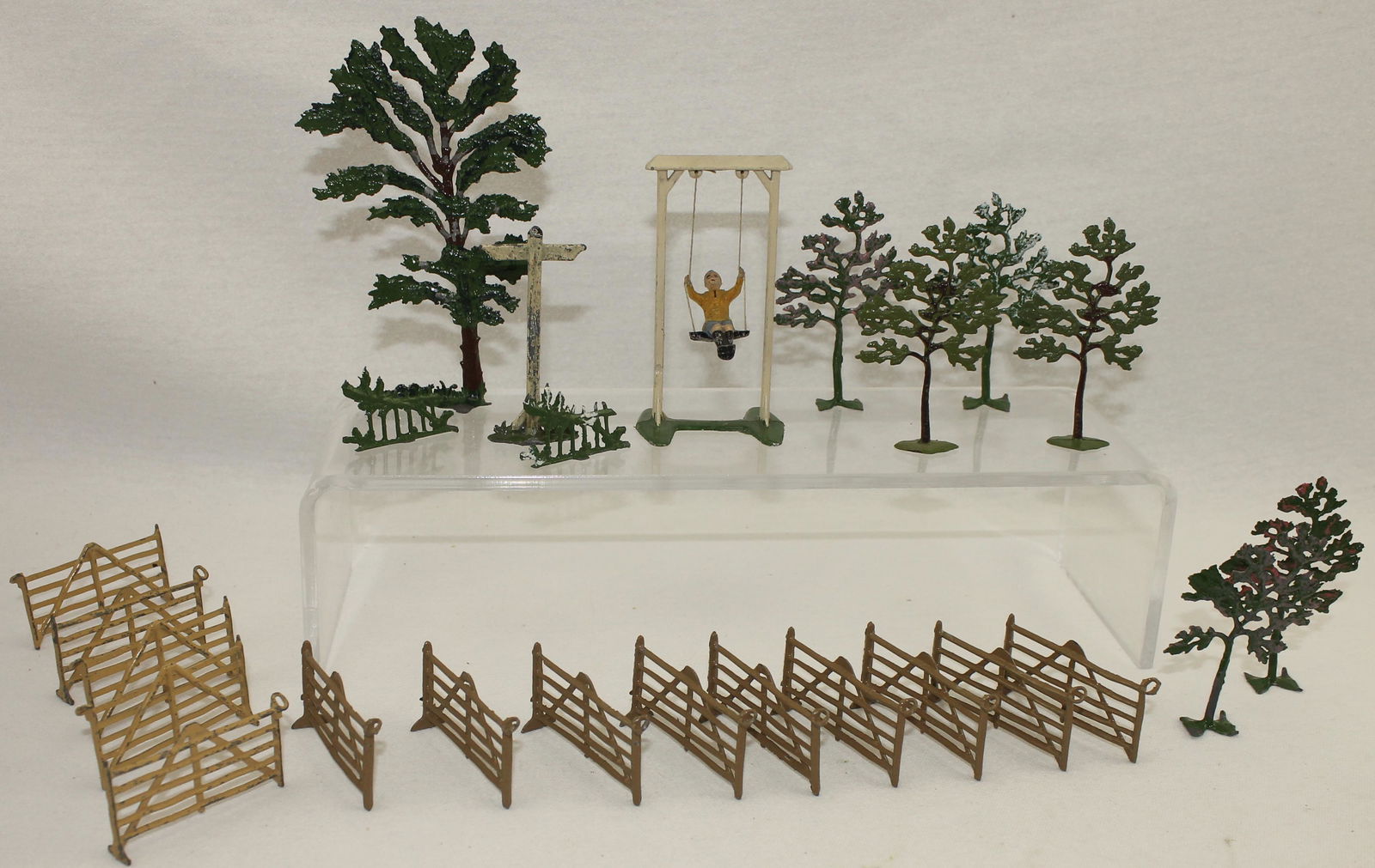 Britains Lot Farm Trees and Fencing (1 of 1)