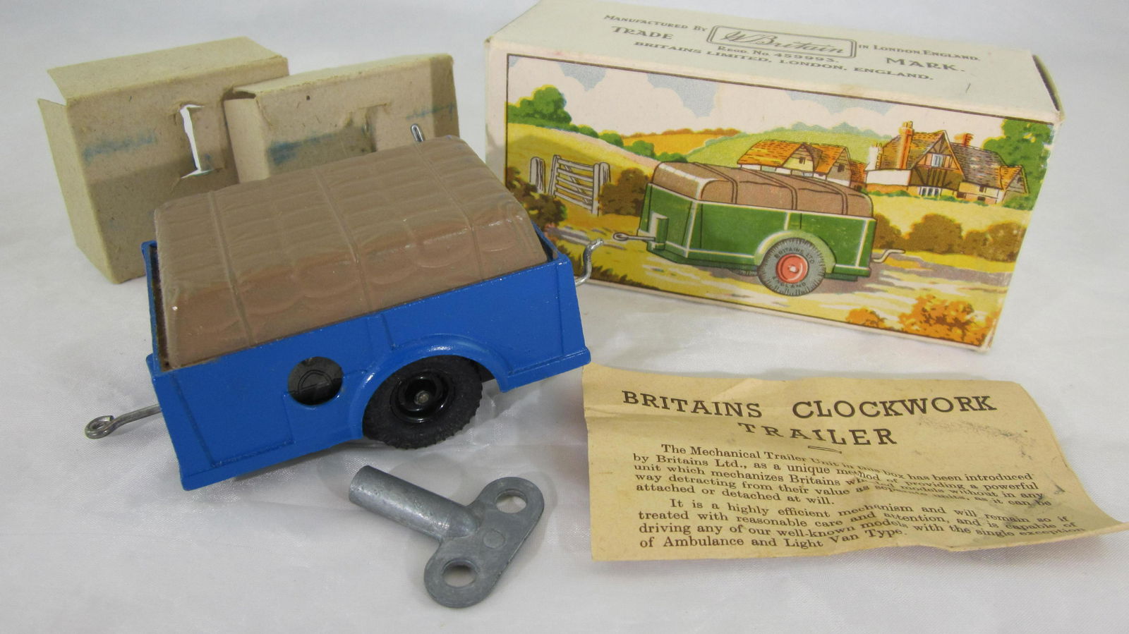 Britains Set #2041 Clockwork Trailer. (1 of 1)