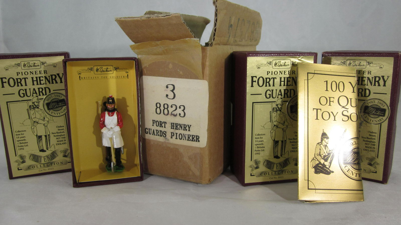 Britains Bulk Set #8823 Fort Henry Pioneer. (1 of 1)