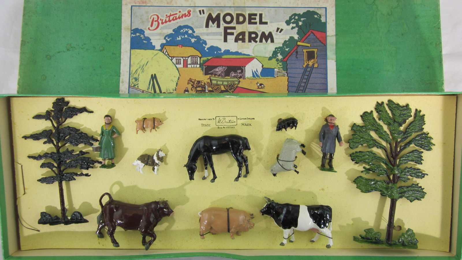 Britains Set #38F Farmyard Display. (1 of 1)