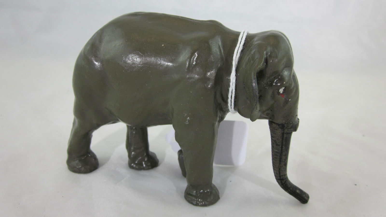Britains #901 RUBBER -TRUNK Indian Elephant. (1 of 2)