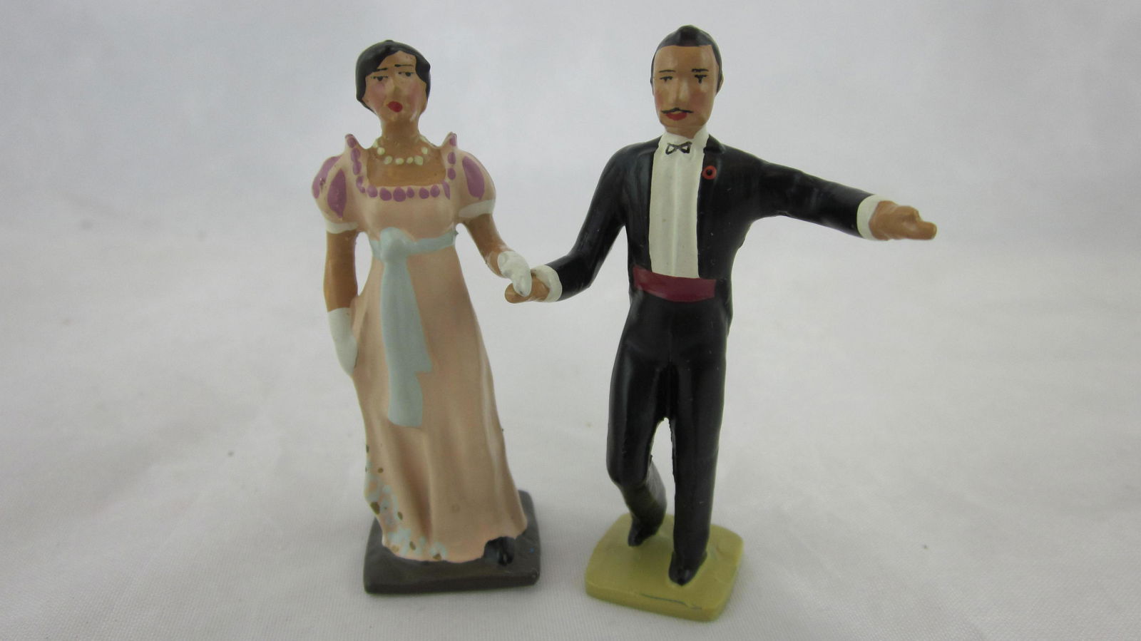 Mignot 52mm Dancing Couple. (1 of 1)