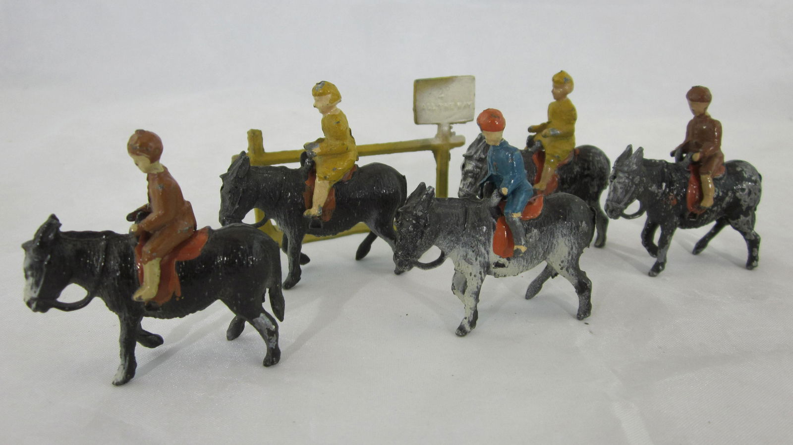 Taylor And Barrett Donkey Ride. (1 of 1)