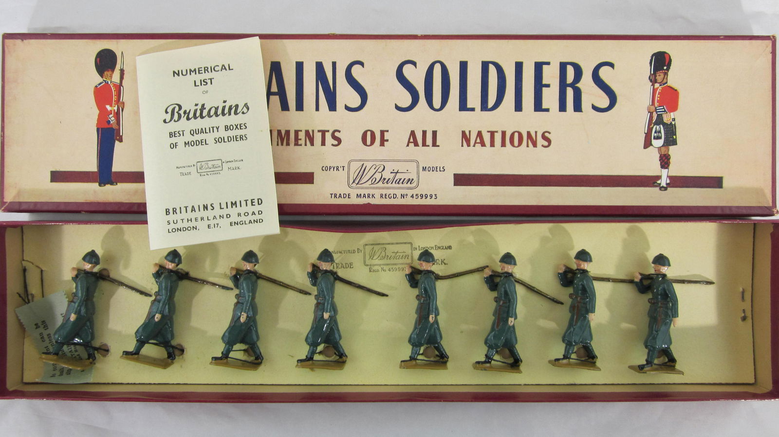 Britains Set #1435 Italian Infantry In Green. (1 of 1)