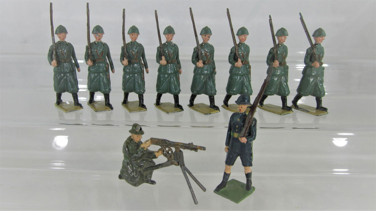 Britains Set #1435 Italians In Steel Helmets. (1 of 1)