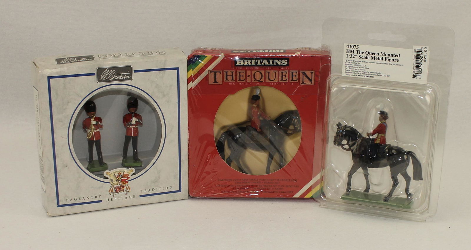 Britains Lot Queen Elizabeth Coldstream Guard (1 of 1)
