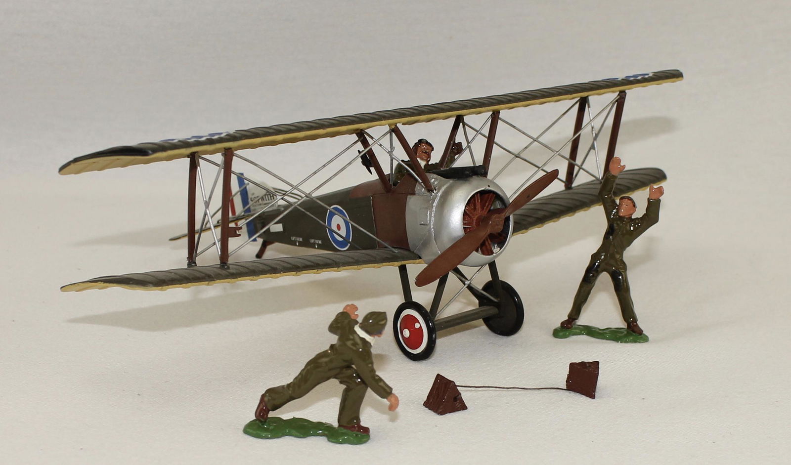 Britains Sopwith Camel Bi Plane with Crew (1 of 3)