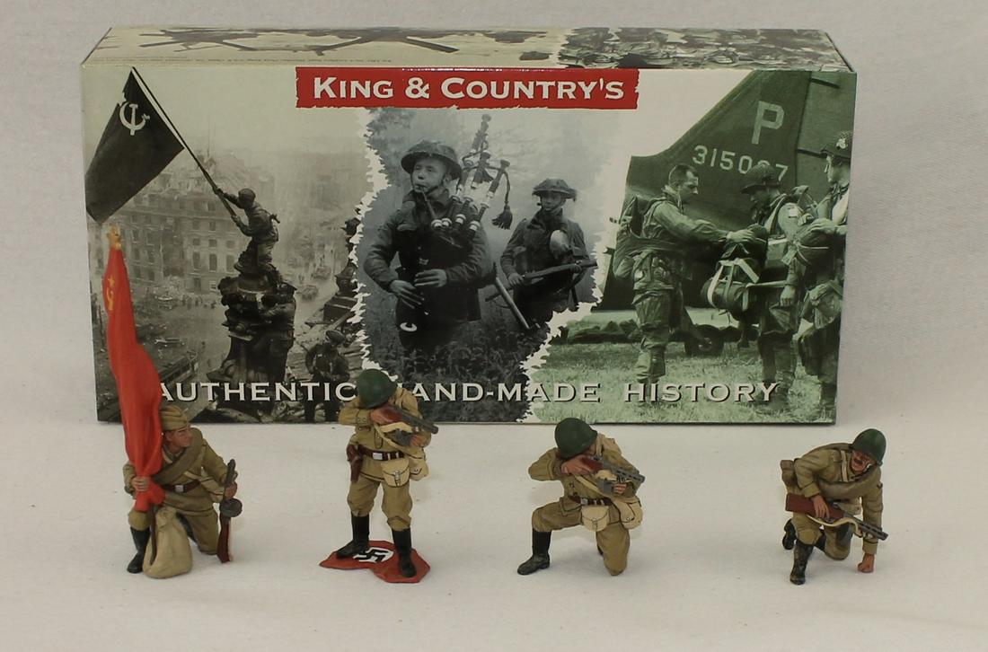 King & Country #RA009 Russian Tank Riders (1 of 1)