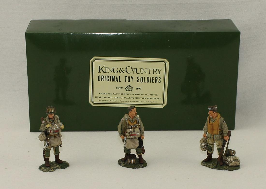 King & Country #DD031 US Paratroopers: 3 Pieces. Condition Near Mint. Box Excellent.