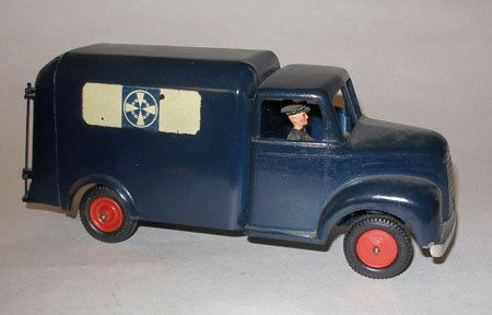 Britains Set # 1512 Volunteer Corps Ambulance: Britains Set # 1512 Volunteer Corps Ambulance, with driver, no wounded or stretcher RARE Split Screen version issued 1957-1959 Only. Unboxed.