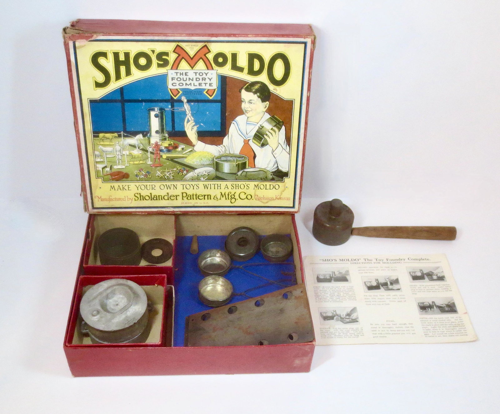 "Sho's Moldo" Toy Foundry: Lead Moulding Kit circa 1910, with original illustrated box and instructions. Very good used condition. Box fair, with age wear and splits.