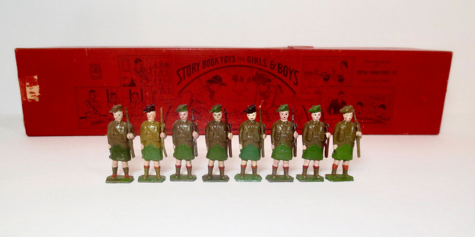 Jones Highland Infantry of 1918: 8 pieces. Excellent condition (mismatched paint). "Story Book Toys for Girls and Boys" box in very good condition (small tear on top side).