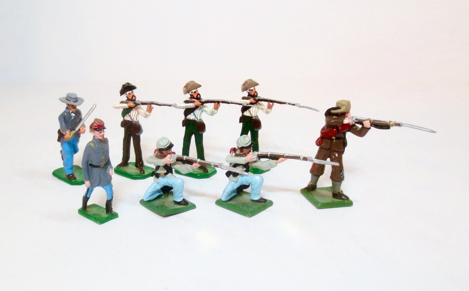 Howard Marquardt Civil War Confederates: 8 pieces. Near mint condition. No box.